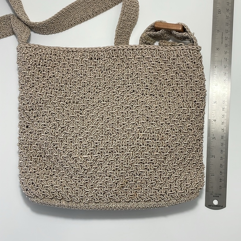 Liz Claiborne‎ Vintage woven shoulder crossbody taupe color bag. EUC - Picture 4 of 9